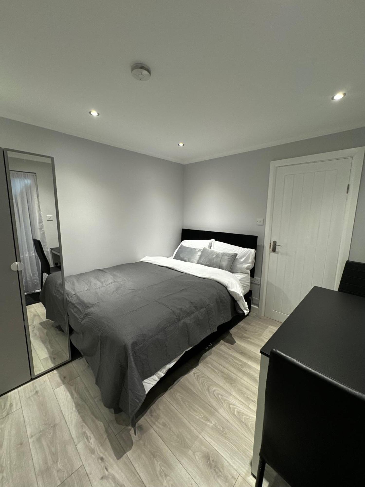 Cozy Cabin Londra Exterior foto