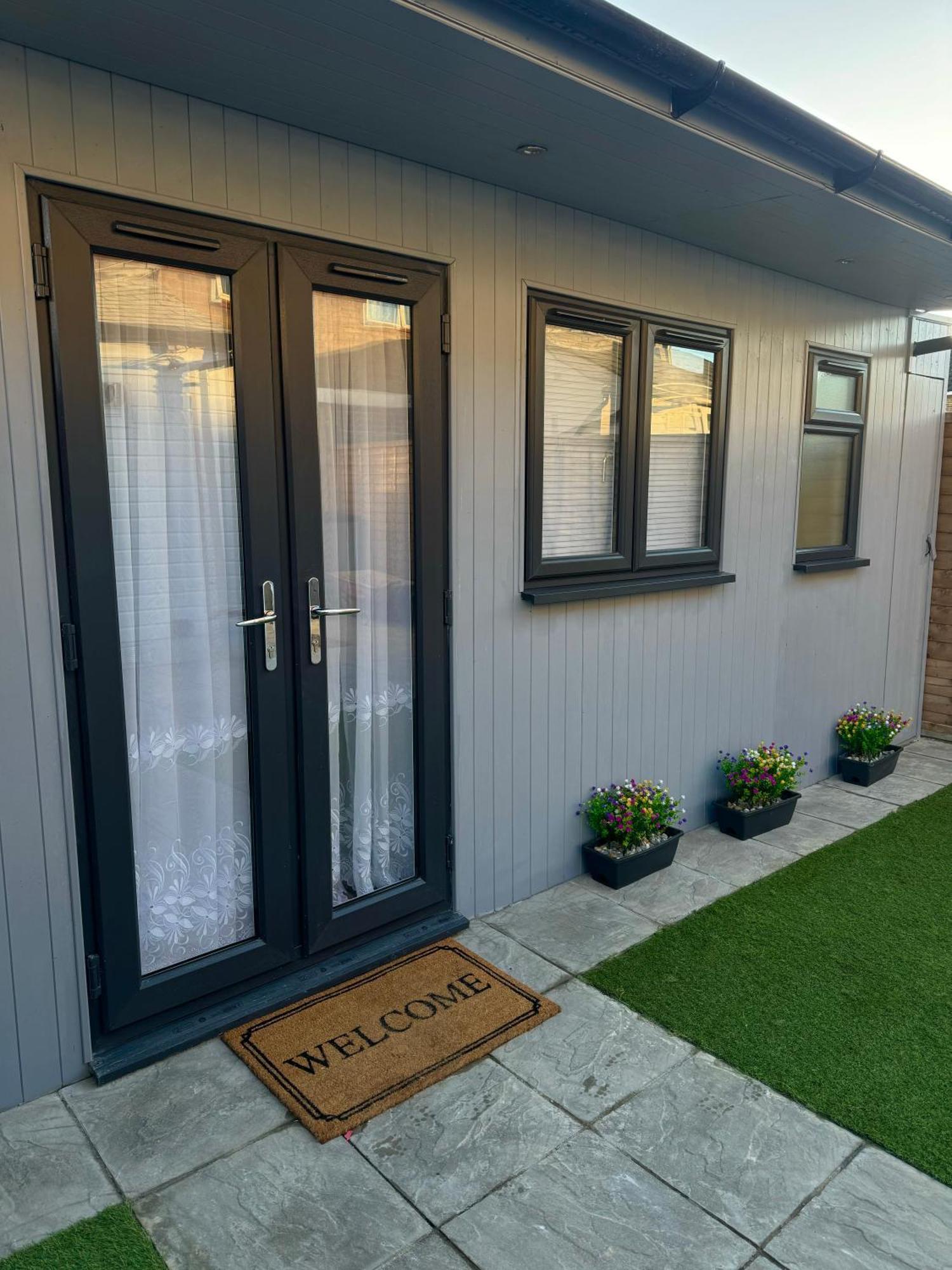 Cozy Cabin Londra Exterior foto